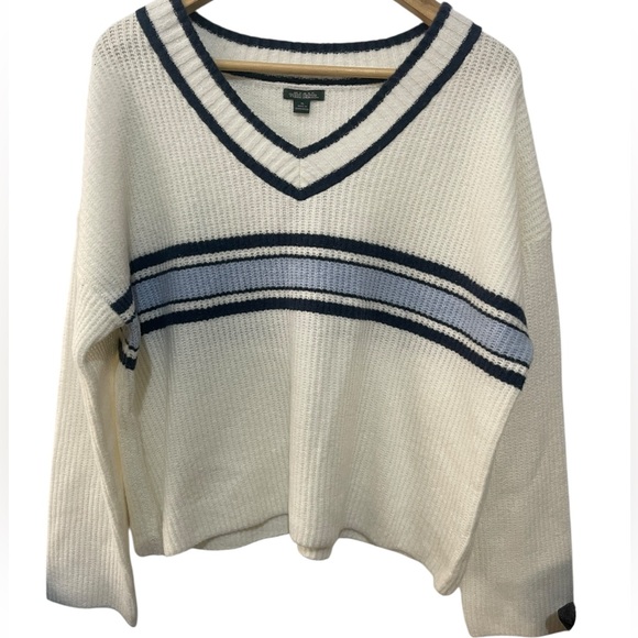 Wild Fable Women's V-Neck Pullover Sweater - Picture 4 of 6